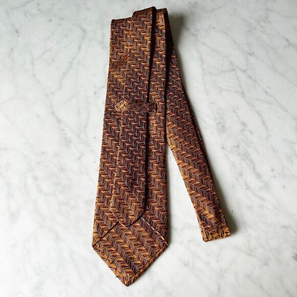 Ike Behar New York Silk Hand Tailored Men's Neck Tie-Geometric Dk Gold Red Blue - Picture 4 of 6